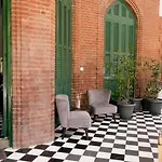 מלון Semiramis Boutique & *