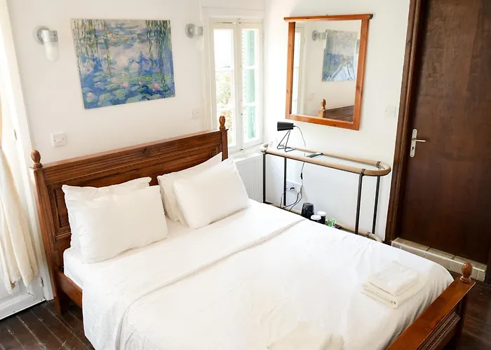 Semiramis Boutique & Kato Platres