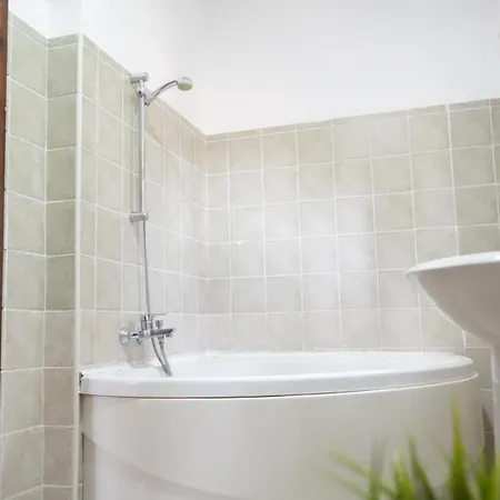 Semiramis Boutique & Kato Platres