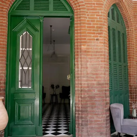 Semiramis Boutique & فندق