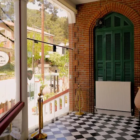 Semiramis Boutique & Kato Platres