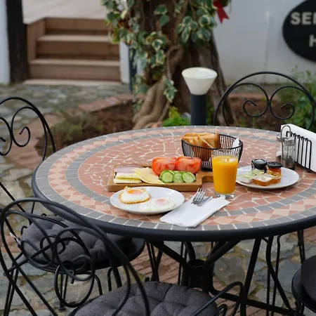 Semiramis Boutique & Szálloda *