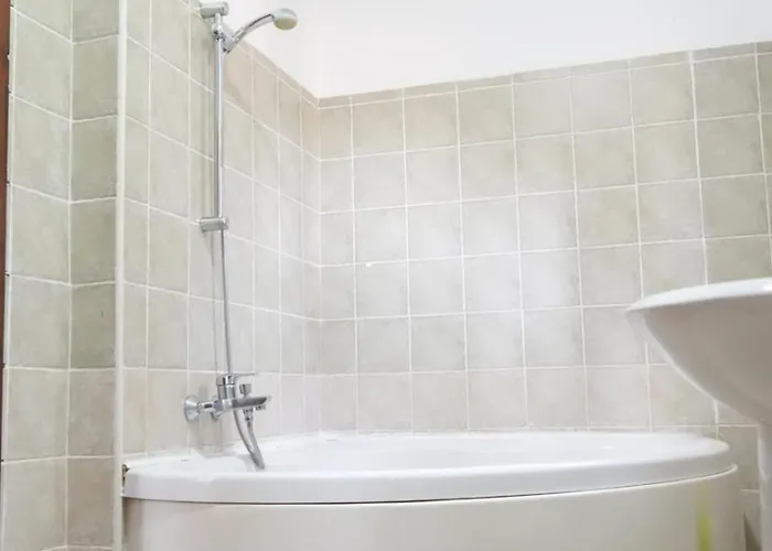 Semiramis Boutique & Kato Platres