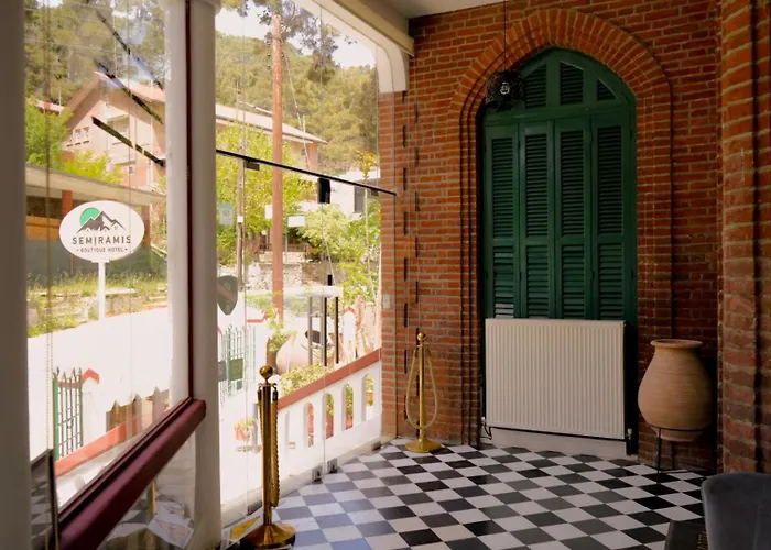 Semiramis Boutique & Kato Platres