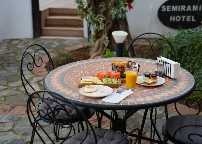 Semiramis Boutique & Hotel *