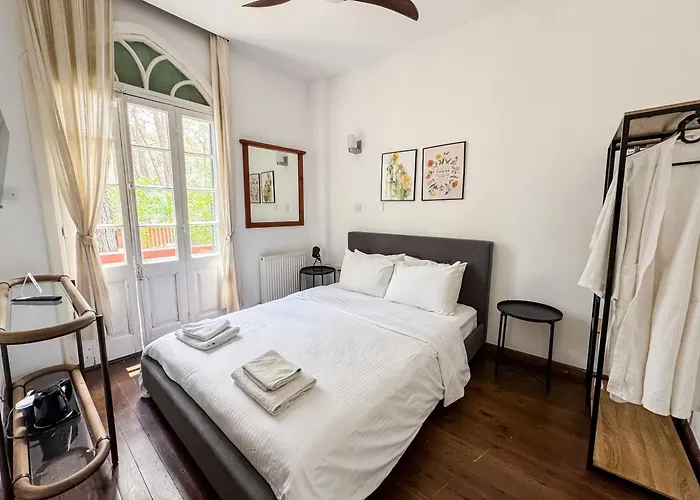 Semiramis Boutique & * Kato Platres